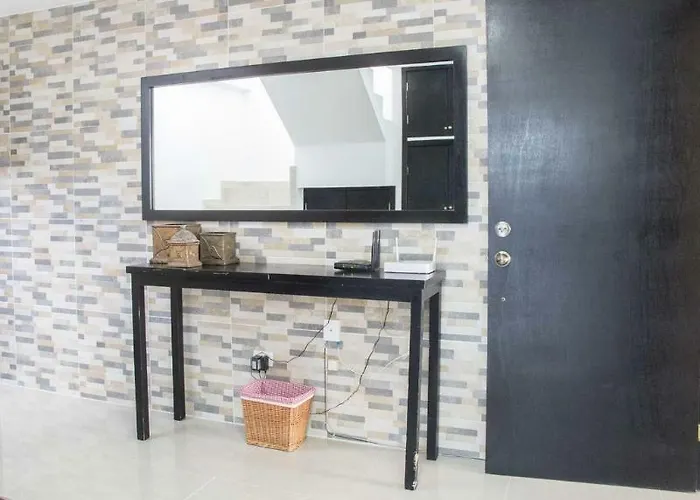 Whyz 4 You Private Rooms * Puerto Morelos