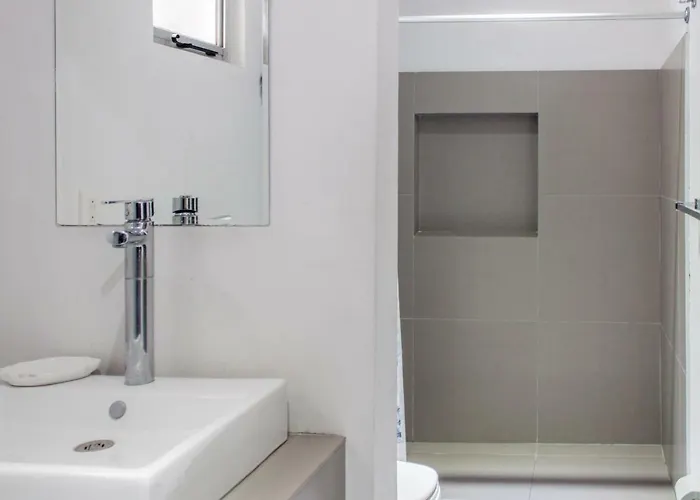 Whyz 4 Private Albergue *